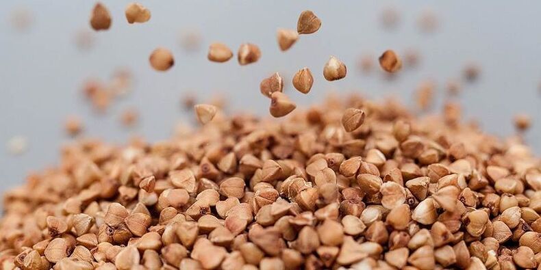 O trigo sarraceno é un cereal que contén moitos compoñentes útiles. 